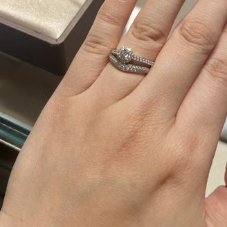 【ブルガリ(BVLGARI)】の口コミ フェディ ウェディング・リング。豪華にパヴェダイヤモンドを配したプラチ...