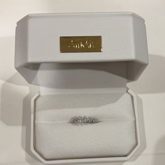 【AHKAH(アーカー)】の口コミ 婚約指輪も普段使いしたいという私の要望を答えてくれる優れものです。高さ...