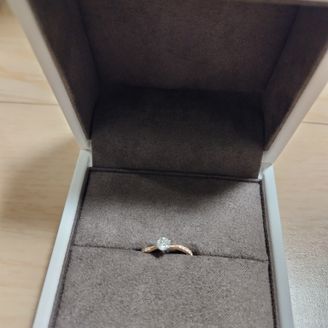 【Galopine & Galopin(ガロピーネガロパン)】の口コミ ダイヤモンドの繊細な輝きと、ピンクゴールドの優しい色味が見事に調和した...