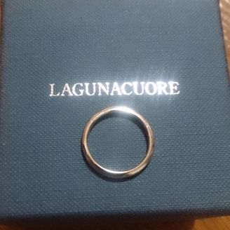 【LAGUNACUORE(ラグナクオーレ)】の口コミ シンプルでありながら普遍的なデザイン。さらに、日本の工場で作られている...