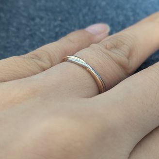 【AileBlanche(エールブランシェ)】の口コミ 色合いがピンクゴールドとシルバーのコンビネーションの為、普段使いではシ...