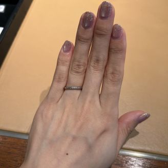 【ティファニー(Tiffany & Co.)】の口コミ 2mm幅の華奢なデザインと輝くダイヤモンドがアクセントになり、時代を超...