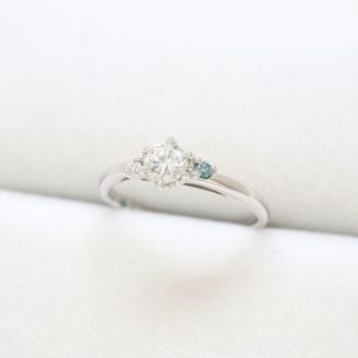 【LEGAN(レガン)】の口コミ 様々な色のカラーダイヤモンドがあり、この世に一つだけの婚約指輪をオーダ...