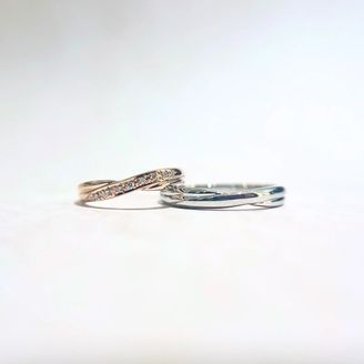 【Bridal Jewelry Fujita(ブライダルジュエリーフジタ)】の口コミ 上品な「ねじりデザイン」
緩やかなウェーブラインが指をほっそり見せてく...