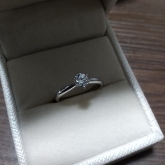 【NONBODY(ノンバディー)】の口コミ 上質なダイヤが1つ置かれていて、シンプルでオシャレなデザインだと思いま...