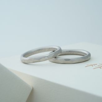 【THREE TREES(スリーツリーズ)】の口コミ シンプルだけどお洒落な指輪がいいなと色々なデザインを見ていました。結婚...