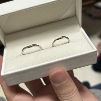 【VERITE(ベリテ)】の口コミ シンプルかつ、女性の方はダイヤモンドがキラキラしていて、普段使いにも、...