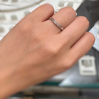 【アンジェリックフォセッテ(Angelique Fossette)】の口コミ ひっかかりの無いデザインなので、日常生活で使いやすいと思います。またダ...