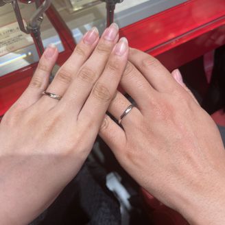 【AFFLUX(アフラックス)】の口コミ デザインがV字が多く、さらにここの店舗は2種類のカラーを選ぶことができ...