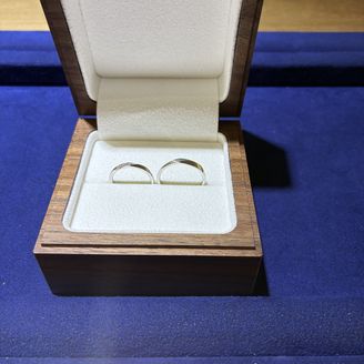 【Ponte Vecchio(ポンテヴェキオ)】の口コミ まず付け心地が良くて、シンプルですがきらりと輝くダイヤが上品でとても大...