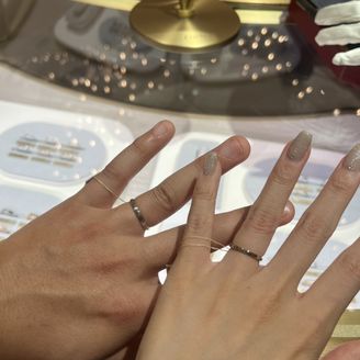 【カルティエ(Cartier)】の口コミ ダムールのネックレスを着用していることもあり、リングもお揃いということ...