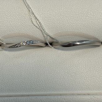 【CAFERING(カフェリング)】の口コミ 芸能人の方でもつけているのを見た事があり、ブランドや見た目、つけやすさ...