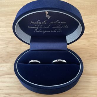 【Something Blue(サムシングブルー)】の口コミ シンプルな指輪を探していたところ、シンプルかつキレイめで丸みがあって可...