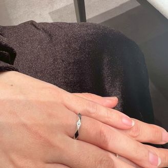 【ブシュロン(BOUCHERON)】の口コミ プラチナのシンプルなリングが似合わないと思い始めたので、少し変わったデ...