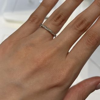 【グラフ(GRAFF)】の口コミ シグネチャーは結婚指輪として購入しましたが、普段使いのジュエリーとして...