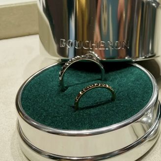 【ブシュロン(BOUCHERON)】の口コミ シンプルなプラチナの指輪は結婚指輪感が強くて手持ちのファッションリング...