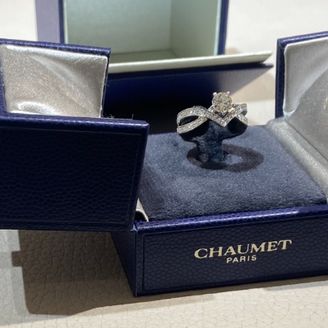 【ショーメ(CHAUMET)】の口コミ ショーメにしかないデザインで、本当に綺麗です！
唯一無二のデザインなの...