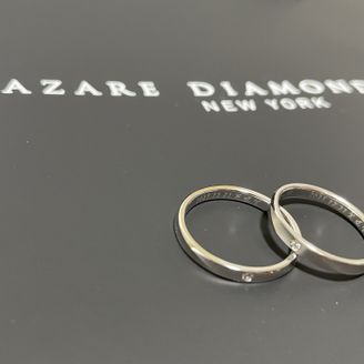 【ラザール ダイヤモンド【取扱店販売】】の口コミ デザインが2人とも好きで即決でした。
シンプルすぎず、マット加工にして...