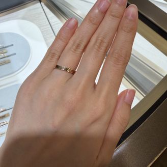 【カルティエ(Cartier)】の口コミ カルティエの代名詞であるトリニティリングをベースにした、イエローゴール...