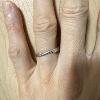 【insembre(インセンブレ)】の口コミ デザインの美しさと、指に馴染む着け心地の良さが決め手でした。シンプルな...