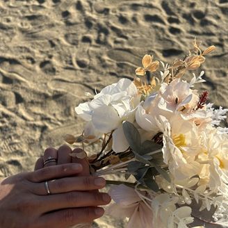 【Toi-lueur(トワル)】の口コミ デザインはシンプルで上品ですが、細部まで丁寧に作り込まれていて、着けた...