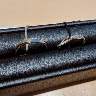 【TAKEUCHI(宝石・時計のタケウチ)】の口コミ ウェーブ型のデザインがとてもきれいで、お気に入りの形でした。カウセリン...