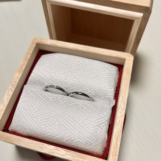 【Flowaves(フロウェーブス)】の口コミ ダイアがななめにはいっていて、ウェーブみたいに見える唯一無二の形だと思...