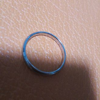 【insembre(インセンブレ)】の口コミ 細く、どこから見ても輝いて見える設計が好印象でした。シンプルなデザイン...