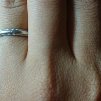 【THE KISS Anniversary(ザ・キッス　アニヴァーサリー)】の口コミ シンプルなデザインの指輪がほしいと思っていたので、こちらの商品に決めま...