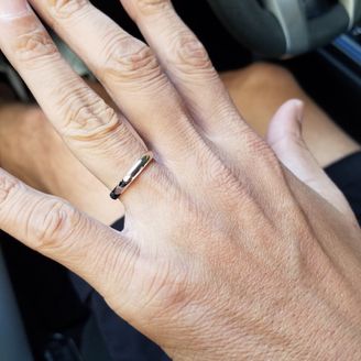 【PILOT BRIDAL(パイロットブライダル)】の口コミ 丈夫でシンプルなものを探していました。
男性用にも関わらず細いデザイン...