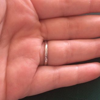 【京都ジュエリー工房】の口コミ ふたりとも、デザインやブランドにこだわりが無く、結婚式含めて費用をなる...