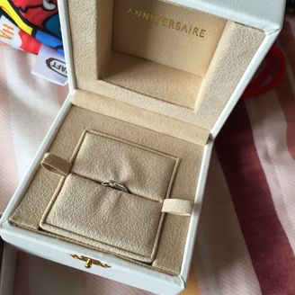 【et TOUJOURS(トゥージュール)】の口コミ 普通でシンプルなデザインのものを探していました。また、値段に関しては、...