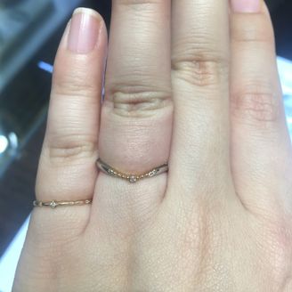 【Sirena Azzurro(セイレーン アズーロ)】の口コミ とにかく変わった形で、デザインに一目惚れ。華奢で可愛いです。ただ普段着...