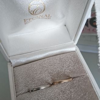 【ETERNAL(エターナル)】の口コミ シンプルなのにデザインがおしゃれで、価格も高すぎなかったのでこれにしま...