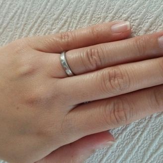 【Romantic Blue(ロマンティックブルー)】の口コミ 折角なので出来るだけ同じデザインが良いなと思ったので、主人メインで決め...