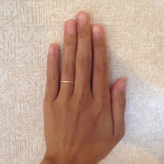 【MASATO INOUE(マサト イノウエ)】の口コミ 女性のマリッジリングでゴールドのハンマー仕上げは、まずかぶらないので自...