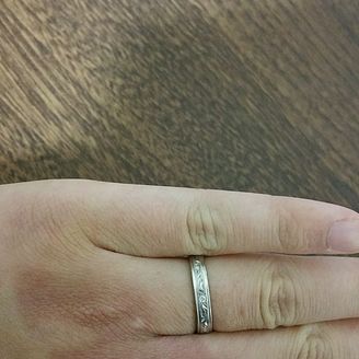 【SCARABE(スカラベ)】の口コミ ペアリングで似たデザインのものをずっとつけていました。なので、そのデザ...