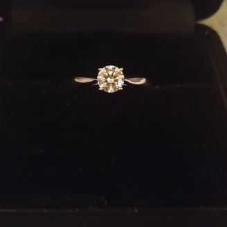 【日本ダイヤモンド貿易】の口コミ あまりデザインにはこだわりがなく、シンプルでプラチナ土台の指輪を希望し...