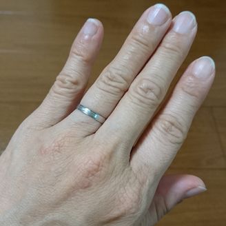 【True Love(トゥルーラブ)】の口コミ まずプラチナであることと、できるだけシンプルで平べったい感じ、マットな...