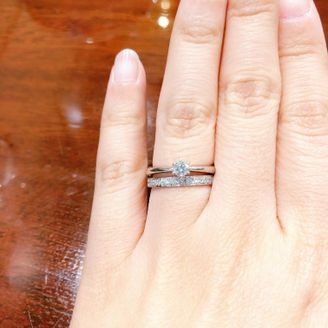 【SCARABE(スカラベ)】の口コミ 元々私たちは婚約指輪を買う予定はありませんでした。ペアリングを買った際...