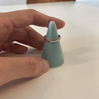 【RUGIADA(ルジアダ)】の口コミ ダイヤモンドのラインとプラチナのラインの輝きが気に入り購入。石ありなし...