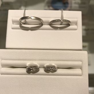 【Douxmiere bijou SOPHIA(ドゥミエール ビジュソフィア)】の口コミ 他ブランドでは見たことのない、リボンのような形のデザインが魅力的でした...