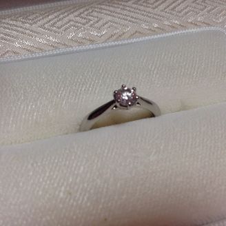 【谷口宝石】の口コミ 沢山のブランドの指輪を試着しましたが、
ブランド料金ばかりが高くダイヤ...