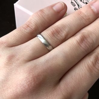 【insembre(インセンブレ)】の口コミ お互い毎日つけていたかったので、飽きのこないシンプルなデザインのもを選...