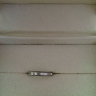 【MAHARAJA DIAMOND(マハラジャダイヤモンド)】の口コミ 蓮の花のイメージというものと、等間隔に置かれているダイヤがよかった。
...