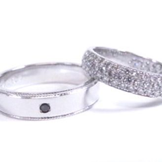 【アトリエ ルブエ 石の花】の口コミ ブランド名よりも石そのものの輝きを重視したいと思い、
それならばノーブ...