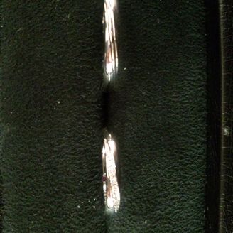 【PILOT BRIDAL(パイロットブライダル)】の口コミ 女性の指輪はダイヤ入り、男性の指輪は付け心地の良いものを探していて、二...