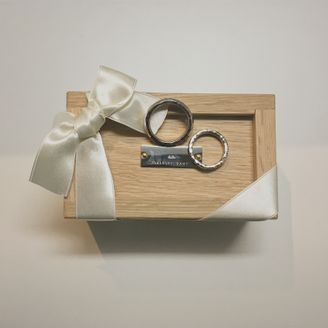 【e.m.】の口コミ 前から好きなブランドだったので、指輪を見に行ったのですが、叩き加工とい...