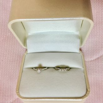 【サトウ宝石】の口コミ 結婚指輪と合わせて、セットリングにしたかった為、ストレートラインに一石...