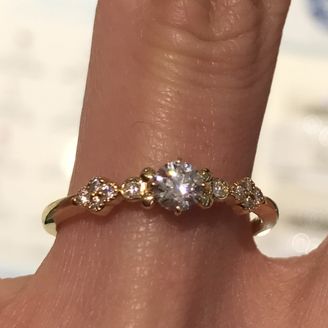 【Veramore(ヴェラモーレ)】の口コミ ディズニーコラボの婚約指輪です。ディズニーが大好きなのでヴェラモーレの...